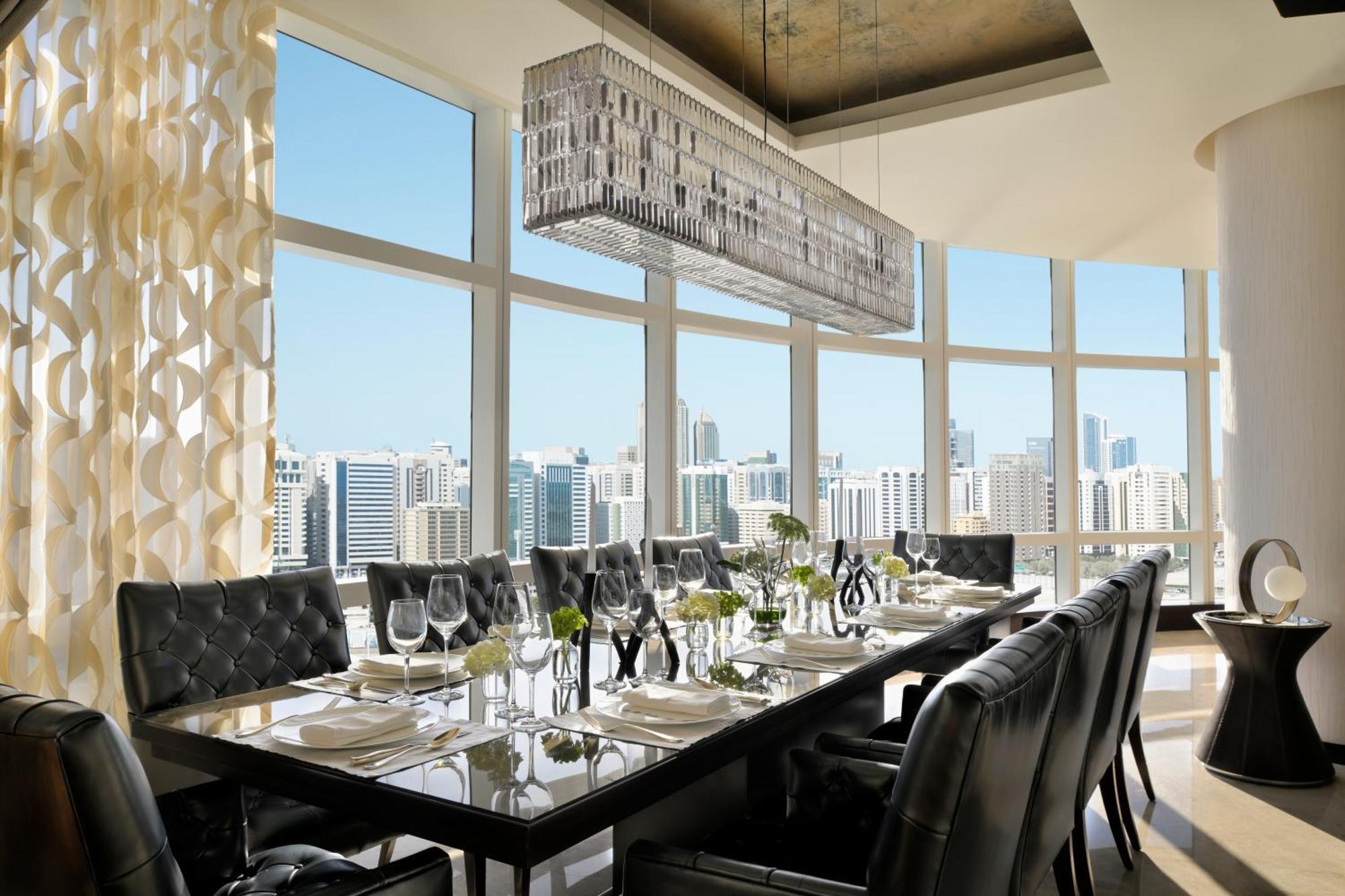 Rosewood Abu Dhabi Ξενοδοχείο Εξωτερικό φωτογραφία The dining room at the 12th floor