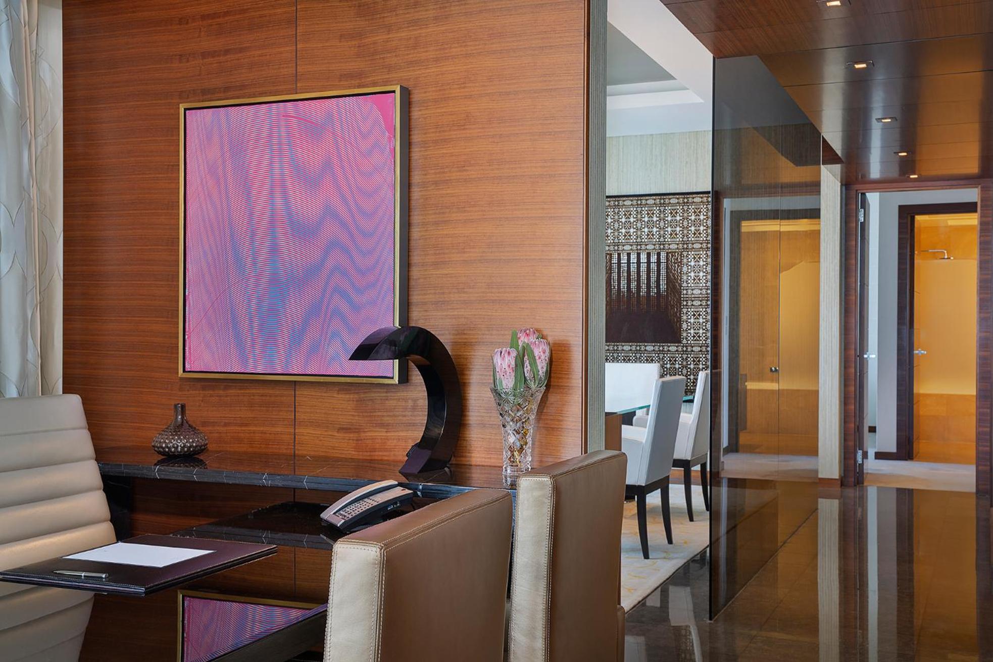 Rosewood Abu Dhabi Ξενοδοχείο Εξωτερικό φωτογραφία A suite at the Ritz-Carlton, Dubai